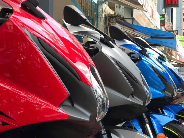 Lô siêu mô tô Suzuki GSX-R1000 2017 đầu tiên cập bến Việt Nam, giá khoảng 600 triệu Đồng - Ảnh 2.