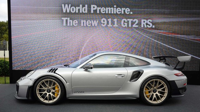 Porsche 911 phiên bản nhanh và mạnh nhất chính thức trình làng - Ảnh 1.