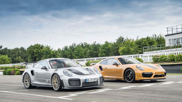 Ngắm xe thể thao số lượng ít Porsche 911 Turbo S Exclusive Series ngoài đời thực - Ảnh 12.
