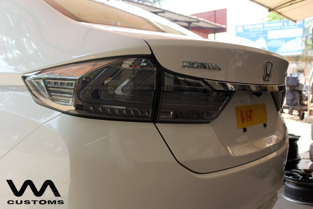 Honda City đời cũ lột xác với hệ thống đèn như Audi TT - Ảnh 2. Honda City đời cũ lột xác với hệ thống đèn như Audi TT - Ảnh 2.