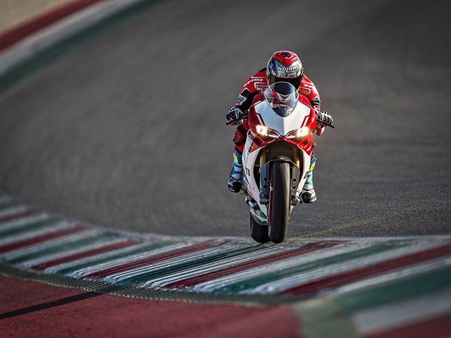 Ducati trình làng phiên bản cuối cùng của dòng 1299 Panigale với giá hơn 1 tỷ Đồng - Ảnh 16.