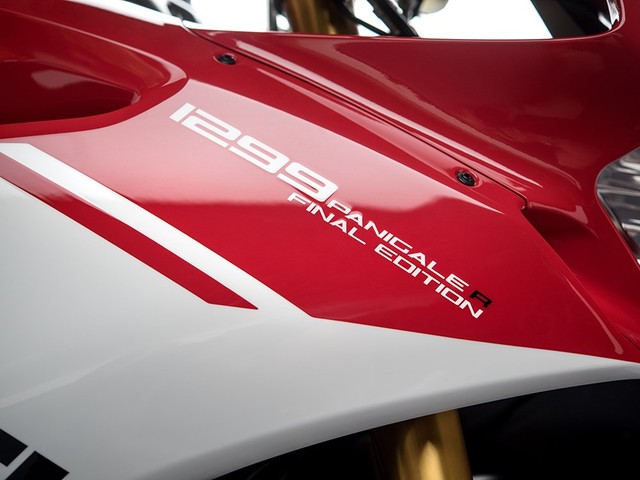 Ducati trình làng phiên bản cuối cùng của dòng 1299 Panigale với giá hơn 1 tỷ Đồng - Ảnh 17.