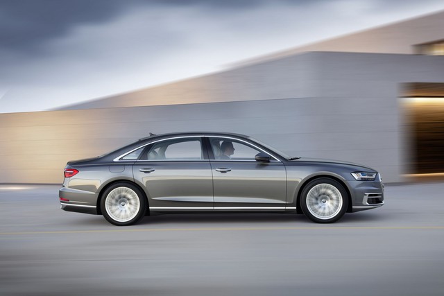 Audi A8 2018 chính thức ra mắt, Mercedes S-Class và BMW 7-Series sẽ phải dè chừng - Ảnh 13.