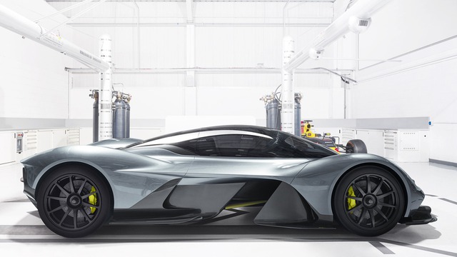 Phiên bản gần hoàn thiện của siêu phẩm Aston Martin Valkyrie lộ diện - Ảnh 1.