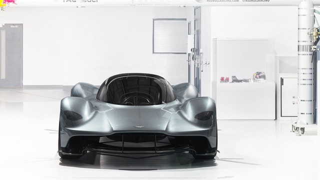 Phiên bản gần hoàn thiện của siêu phẩm Aston Martin Valkyrie lộ diện - Ảnh 5.