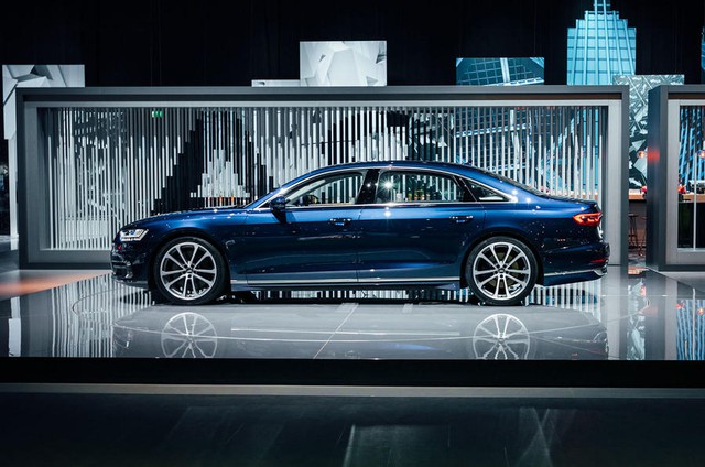 Chiêm ngưỡng vẻ đẹp của Audi A8 2018 bằng xương, bằng thịt - Ảnh 1.