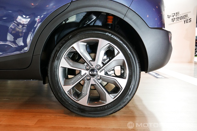 Crossover cỡ nhỏ Kia Stonic phiên bản nội địa Hàn Quốc ra mắt với giá mềm - Ảnh 10.
