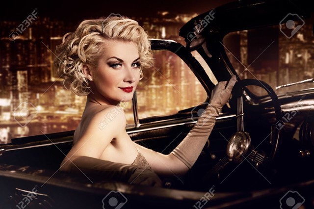 Sophisticated woman with classic car - Photo 8.