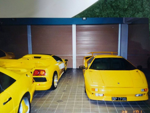 Chiêm ngưỡng những hình ảnh hiếm về bộ sưu tập xe “khủng” của Quốc vương Brunei - Ảnh 17.