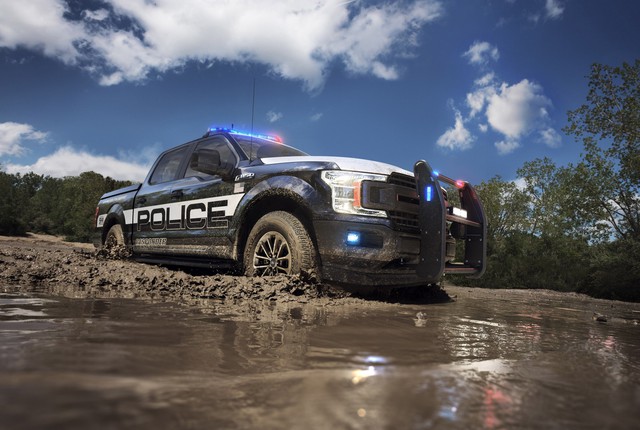 Ford F-150 Police Responder 2018 - Xe bán tải chuyên dụng của cảnh sát đầu tiên trên thế giới - Ảnh 2.