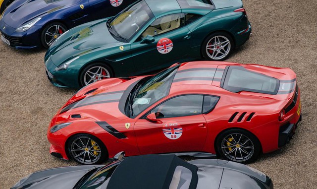 Mãn nhãn với cảnh 70 chiếc siêu xe Ferrari đẹp nhất cùng nhau tụ tập - Ảnh 2.