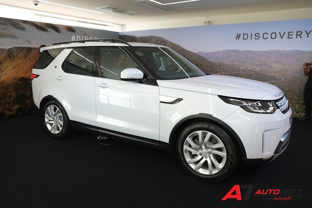 SUV hạng sang Land Rover Discovery 2018 cập bến Đông Nam Á, giá từ 4,4 tỷ Đồng - Ảnh 3.