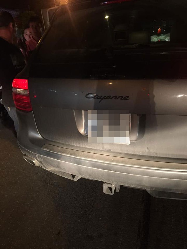 Hải Phòng: SUV hạng sang Porsche Cayenne đâm liên hoàn 4 xe máy khiến 6 người bị thương - Ảnh 1. Hải Phòng: SUV hạng sang Porsche Cayenne đâm liên hoàn 4 xe máy khiến 6 người bị thương - Ảnh 1.