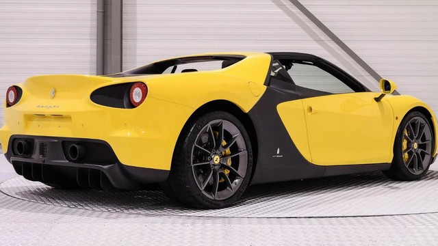 Siêu xe hiếm nhưng đã qua sử dụng Ferrari Sergio có giá không tưởng - Ảnh 4.