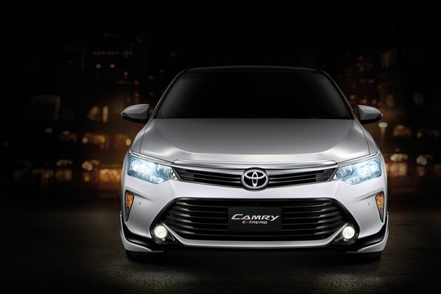 Toyota tung ra Camry 2.0G Extremo 2017 với giá từ 1,04 tỷ Đồng - Ảnh 1.