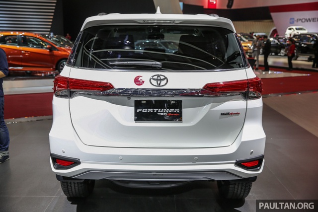 Toyota Fortuner TRD Sportivo 2017 ra mắt Đông Nam Á với giá từ 897 triệu Đồng - Ảnh 6.