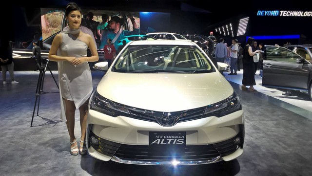 Toyota Corolla Altis 2017 vừa ra mắt Việt Nam có phiên bản đặc biệt mới - Ảnh 3.