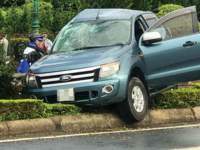 Vụ tai nạn của Ford Ranger trên cao tốc Liên Khương - Đà Lạt khiến nhiều cư dân mạng cảm thấy khó hiểu - Ảnh 5.