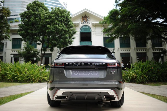 SUV hạng sang Range Rover Velar ra mắt Đông Nam Á với giá từ 4,1 tỷ Đồng - Ảnh 4.