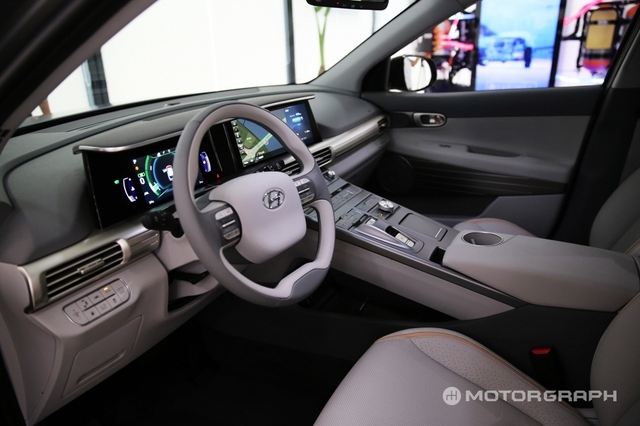 Hyundai bất ngờ vén màn mẫu SUV mới chạy bằng hy-đrô - Ảnh 7.
