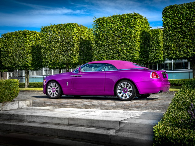 Diện kiến Rolls-Royce Dawn màu tím thửa riêng của một nhà sưu tập xe nổi tiếng - Ảnh 3.