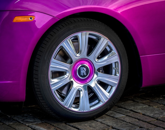 Diện kiến Rolls-Royce Dawn màu tím thửa riêng của một nhà sưu tập xe nổi tiếng - Ảnh 5.