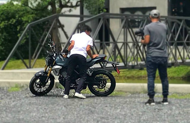 Bắt gặp mô tô 150 phân khối hoàn toàn mới của Honda trên đường phố - Ảnh 2. Bắt gặp mô tô 150 phân khối hoàn toàn mới của Honda trên đường phố - Ảnh 2.