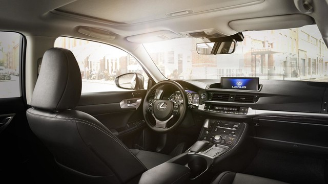 Diện kiến xe sang Lexus CT 2018 trước ngày ra mắt chính thức - Ảnh 2.