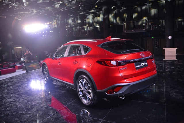 Crossover cỡ nhỏ khiến nhiều người phát thèm Mazda CX-4 có phiên bản nâng cấp - Ảnh 10. Crossover cỡ nhỏ khiến nhiều người phát thèm Mazda CX-4 có phiên bản nâng cấp - Ảnh 10.