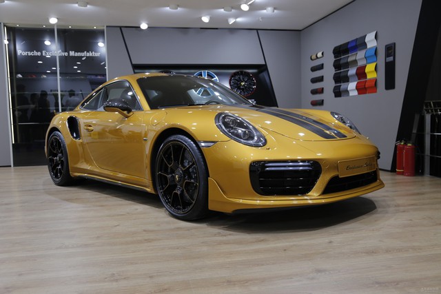Porsche 911 Turbo S Exclusive Series có giá chỉ hợp với nhà giàu tại đất nước tỷ dân - Ảnh 1.