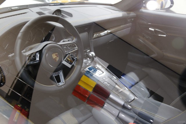 Porsche 911 Turbo S Exclusive Series có giá chỉ hợp với nhà giàu tại đất nước tỷ dân - Ảnh 8.