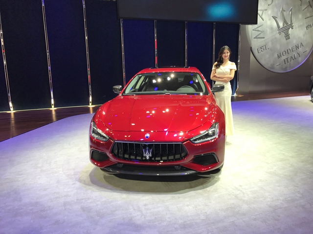 Vén màn sedan hạng sang Maserati Ghibli 2018 với giá từ 3,16 tỷ Đồng - Ảnh 1.