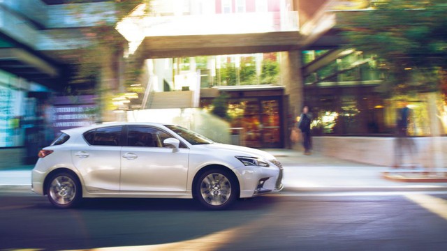 Xe từng bị chê hết lời Lexus CT 200h có phiên bản TRD thể thao hơn - Ảnh 14. Xe từng bị chê hết lời Lexus CT 200h có phiên bản TRD thể thao hơn - Ảnh 14.