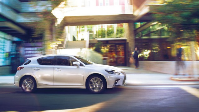 Xe từng bị chê hết lời Lexus CT 200h có phiên bản TRD thể thao hơn - Ảnh 14.