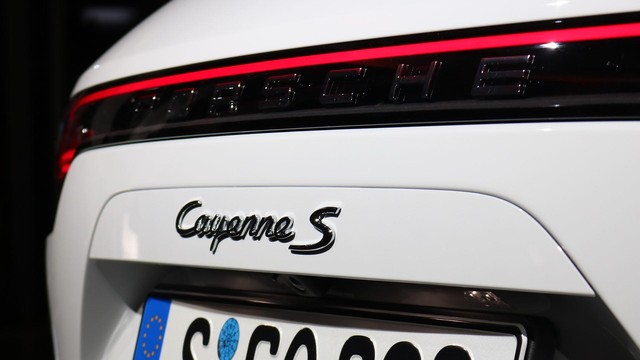 Porsche Cayenne 2018 chính thức ra mắt với diện mạo mới và nội thất rộng hơn - Ảnh 12.