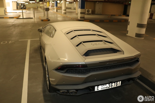 Đến siêu xe như Lamborghini Huracan cũng bị chủ bỏ rơi, phủ đầy bụi trong bãi đỗ - Ảnh 2.
