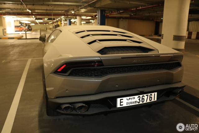 Đến siêu xe như Lamborghini Huracan cũng bị chủ bỏ rơi, phủ đầy bụi trong bãi đỗ - Ảnh 5.