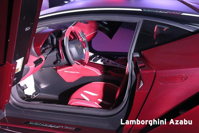 Lamborghini Centenario đầu tiên đặt chân đến Nhật Bản với bộ cánh carbon đỏ ấn tượng - Ảnh 8.