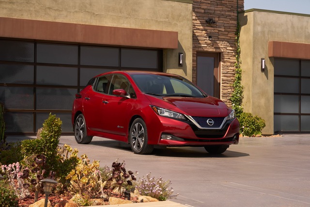 Nissan Leaf 2018 ra mắt với công nghệ nhiều như mây - Ảnh 2. Nissan Leaf 2018 ra mắt với công nghệ nhiều như mây - Ảnh 2.