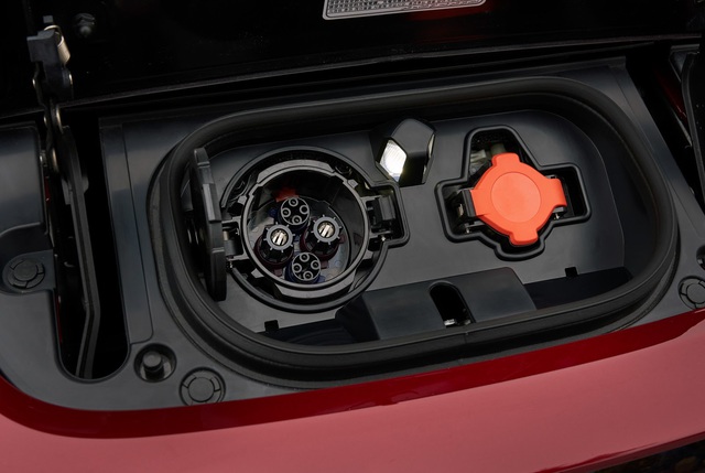 Nissan Leaf 2018 ra mắt với công nghệ nhiều như mây - Ảnh 5. Nissan Leaf 2018 ra mắt với công nghệ nhiều như mây - Ảnh 5.