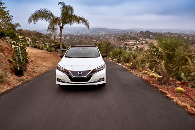 Nissan Leaf 2018 ra mắt với công nghệ nhiều như mây - Ảnh 7. Nissan Leaf 2018 ra mắt với công nghệ nhiều như mây - Ảnh 7.