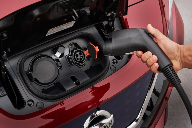 Nissan Leaf 2018 ra mắt với công nghệ nhiều như mây - Ảnh 14. Nissan Leaf 2018 ra mắt với công nghệ nhiều như mây - Ảnh 14.