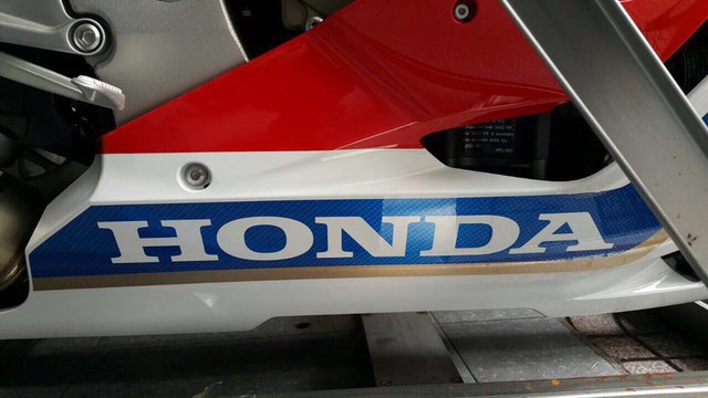 Siêu mô tô chỉ sản xuất đúng 500 chiếc Honda CBR1000RR SP2 2017 cập bến Việt Nam - Ảnh 5.