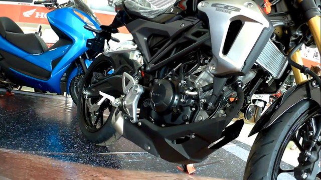 Naked bike khiến người Việt phát thèm Honda CB150R ExMotion đã xuất hiện tại đại lý - Ảnh 6. Naked bike khiến người Việt phát thèm Honda CB150R ExMotion đã xuất hiện tại đại lý - Ảnh 6.