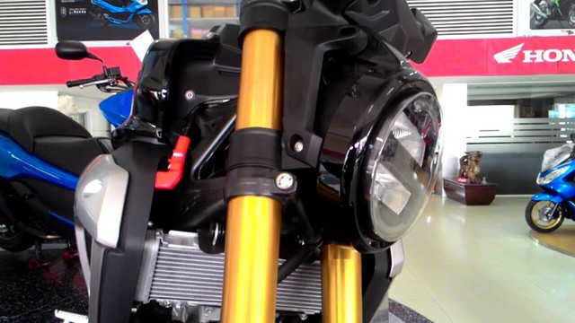 Naked bike khiến người Việt phát thèm Honda CB150R ExMotion đã xuất hiện tại đại lý - Ảnh 7. Naked bike khiến người Việt phát thèm Honda CB150R ExMotion đã xuất hiện tại đại lý - Ảnh 7.