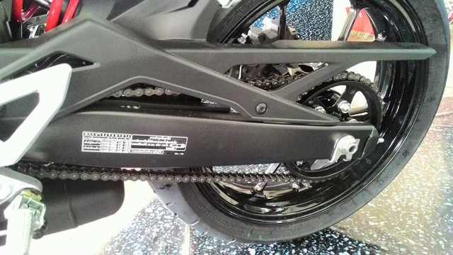 Naked bike khiến người Việt phát thèm Honda CB150R ExMotion đã xuất hiện tại đại lý - Ảnh 8.
