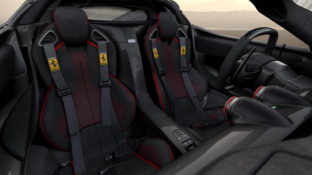 Siêu xe Ferrari LaFerrari Aperta cuối cùng xuất xưởng có giá choáng váng 227 tỷ Đồng - Ảnh 4.