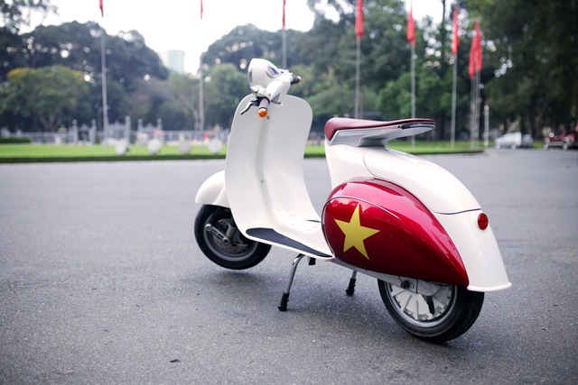 Xe máy điện có kiểu dáng giống Vespa cổ khiến cư dân mạng Việt tò mò - Ảnh 5.