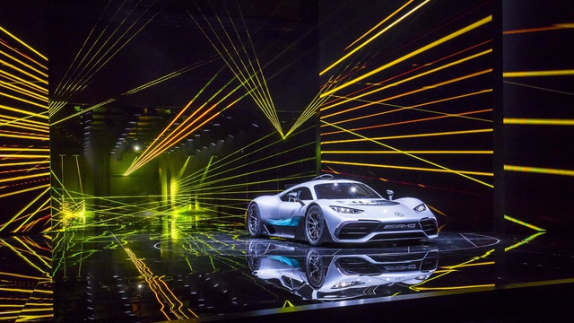 Vẻ đẹp xuất sắc của xe đua Công thức 1 đường phố Mercedes-AMG Project One ngoài đời thực - Ảnh 11.