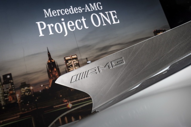 Vẻ đẹp xuất sắc của xe đua Công thức 1 đường phố Mercedes-AMG Project One ngoài đời thực - Ảnh 14.
